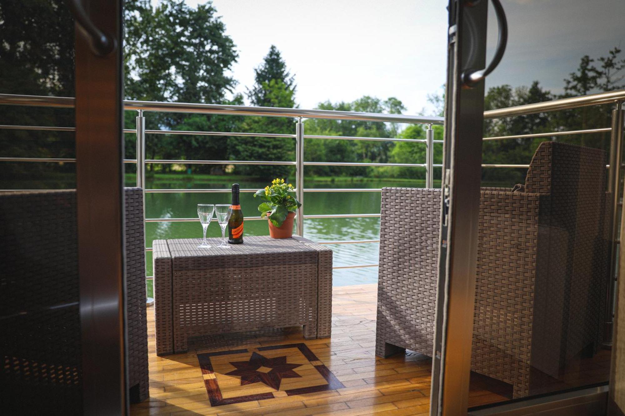 Floating Dream Apartment *
