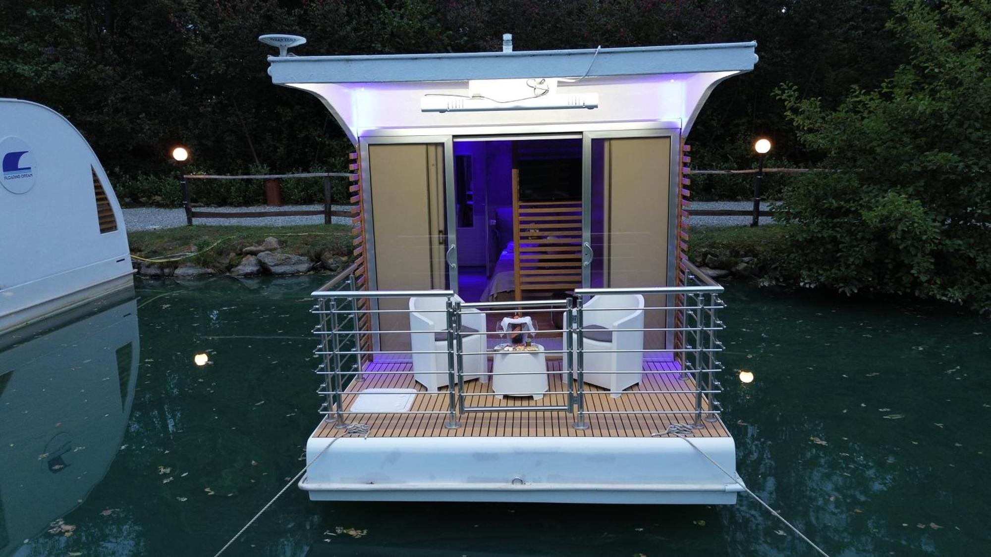 Apartment Floating Dream *