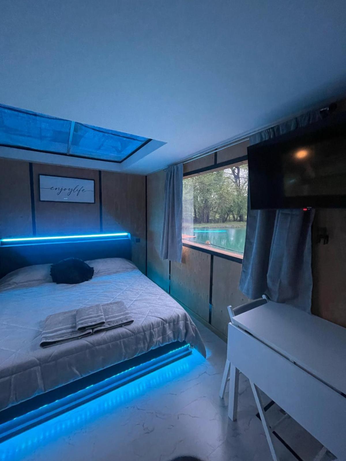 Apartment Floating Dream *